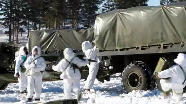 Гаубичная батарея меняется позиции смотреть онлайн