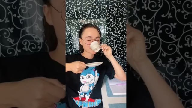 Не обижай человека, который несёт тебе еду)) смотреть онлайн