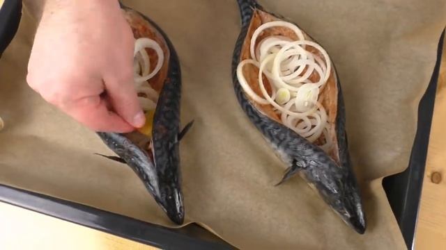 Разрезаем скумбрию по хребту и получаем вкуснейшее блюдо, которое удивит гостей! Рецепт Другой Кухн смотреть онлайн