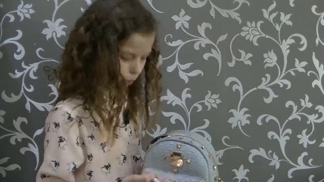 НАШЛА БЕЛЫЕ НОСКИ?ЧТО У МЕНЯ В РЮКЗАКЕ? смотреть онлайн
