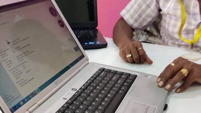 நம்மக்குனு ஒரு LAPTOP இருந்தா நல்லா இருக்கும்ல…!!! DELL INSPIRON 1525 MODEL LAPTOP AT VERY LOW PRIC смотреть онлайн