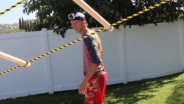 DONT Fall off the Impossible Ladder!! (EXTREME CARNIVAL GAMES) смотреть онлайн