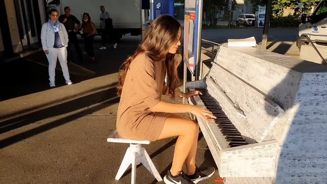 Take the Boogie Woogie Train with Ladyva смотреть онлайн