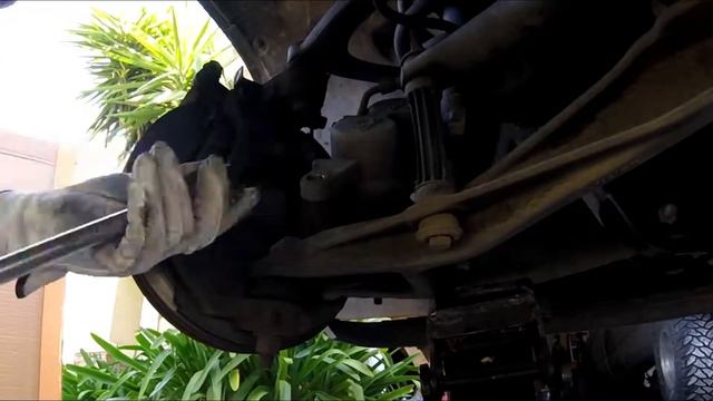 ⫷ Chevy │ Tahoe, Avalanche, Escalade, Suburban │ 2007 - 2014 │ Front Brake Pads Remove & Replace 1 смотреть онлайн