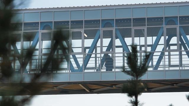 Переход через железнодорожные пути в Реутове улучшил качество жизни горожан 04.10.2023 смотреть онлайн