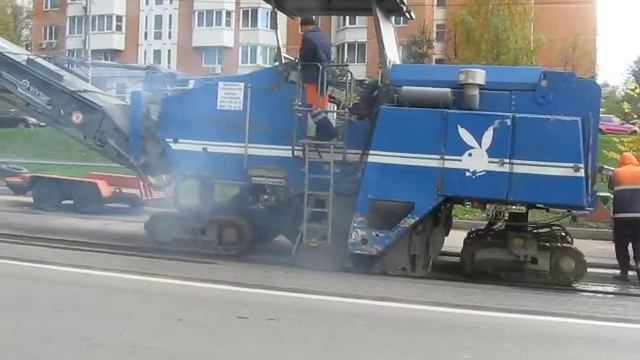 Дорожная фреза Wirtgen W 2000 смотреть онлайн