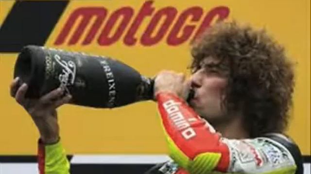 Tributo a Marco Simoncelli Vola Super Sic YouTube смотреть онлайн