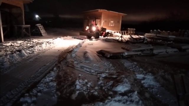 Работа гидроповоротного отвала на Уральце 2204 смотреть онлайн