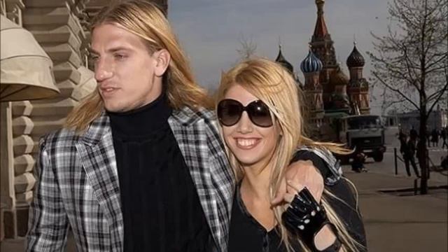 SCANDAL .... MAXI LOPEZ REFUSES TO SKAKE HANDS MAURO ICARDI OWING TO WANDA NARA смотреть онлайн