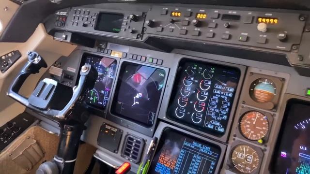Day In The Life of a Private Jet Pilot смотреть онлайн