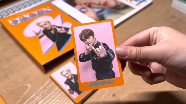 распаковка mini dicon stray kids | unboxing mini dicon stray kids (bang chan version) смотреть онлайн