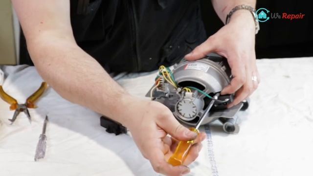 Comment changer les charbons moteur d’un lave-linge ? - WeRepair смотреть онлайн