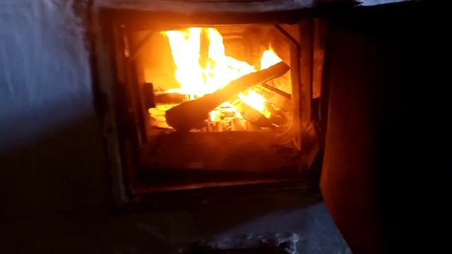 Нет тяги. Пробка в дымоходе.Дачная печка. Плита.Щит отопительный.Лежанка.Боров.Виноград вокруг труб смотреть онлайн