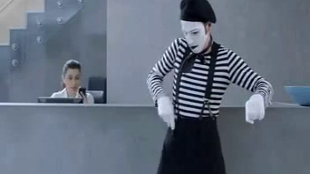 Jack Dan as Gary the Mime in 2011 Telstra смотреть онлайн