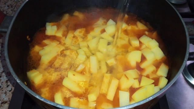 Yumurtali Patates çorbası Yıllardır Severek Yapdim çorba Tarifi. Картофельный суп с яйцами очень вк