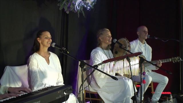 Slnko v Srdci - He Yama Yo (mantra) смотреть онлайн
