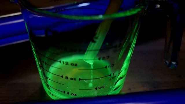 How to Make Fluorescein from Highlighter Markers смотреть онлайн