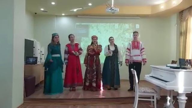 Народный ансамбль ГМПИ им.М.М.Ипполитова-Иванова - «Ой Варенька, Варенька» (казачья плясовая песня) смотреть онлайн