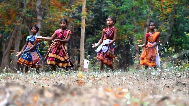 Jhuli jhuli asu chare kala mohana muliki muliki hasikari neuche mana odia bhajan video|| new bhajn смотреть онлайн