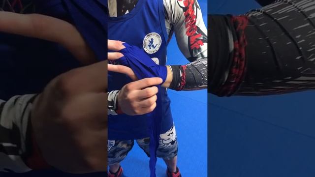 Как замотать боксерские бинты? Мастер класс от Даниила Гаврилова! смотреть онлайн