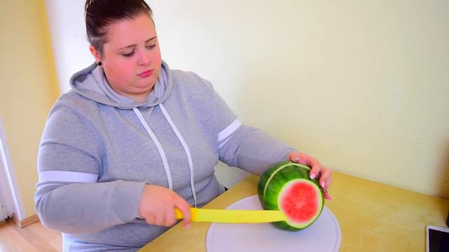 10 PERIODE HACKS, die JEDES Mädchen kennen sollte♡ | Vanessa Nicole смотреть онлайн