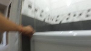 как установить экран пластиковый под ванную.