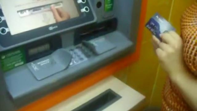 Партнер компании снимает зарплату с карты! смотреть онлайн