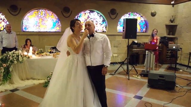 ARMENIAN SONG ON THE WEDDING IN GEORGIA! Tata Simonyan - Vonc Chsirem Qez