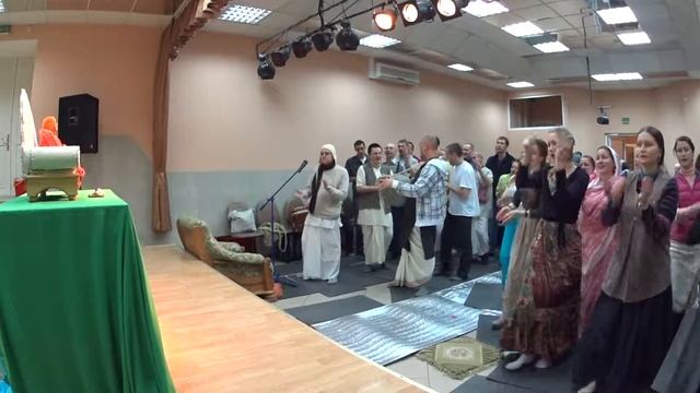 Киртан Прабхавишну Прабху в Барнауле 25.11.2014 "Российско-Немецкий дом" смотреть онлайн