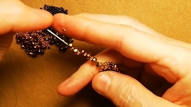 Сережки из бисера "Коричнево-золотые висюльки" #howtomakejewellery #handmade #beads смотреть онлайн