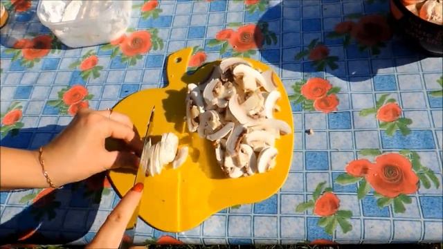 Курица в винном соусе в казане на костре смотреть онлайн