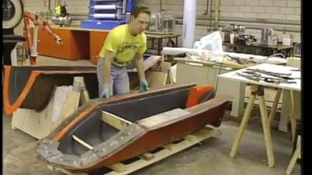 How to Vacuum Bag Fiberglass & Composites 5 of 5 смотреть онлайн