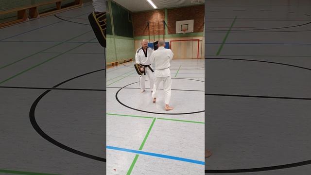 Fight club/Когда борец вдруг становится ударником/#shorts смотреть онлайн