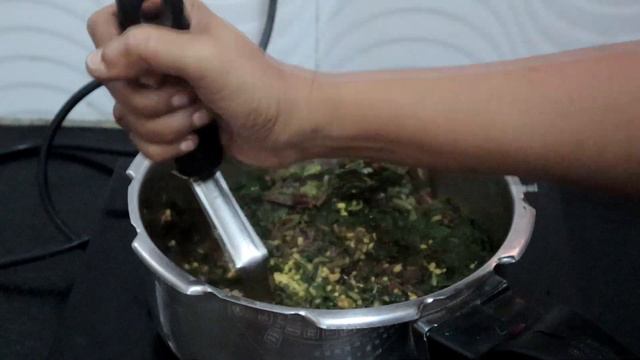 Senkeerai Kootu-Red Amaranth Kootu with Moong Dal-Simple Everyday Recipes смотреть онлайн