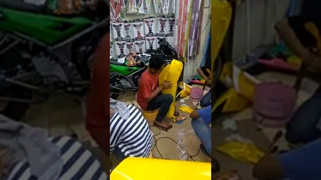 Wrapping CBR 250 yellow oracal 651 смотреть онлайн