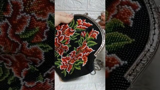 сумочка из бисера цветы по схеме Ирины Велеган смотреть онлайн