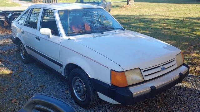 1988 Ford Escort GL Walkaround смотреть онлайн