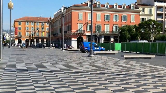 Nice - La Place Massena смотреть онлайн