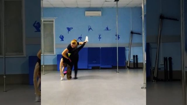 Акробатика растяжка для взрослых и детей в студии Стимул Кемерово смотреть онлайн