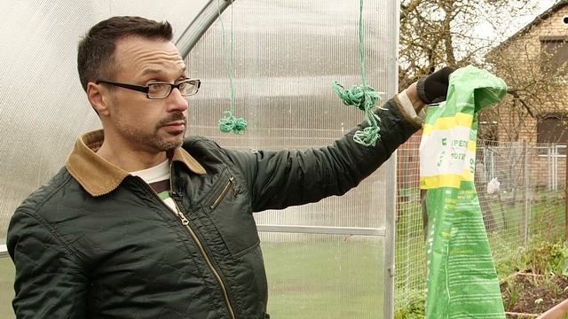 Смена грунта в теплице | Сад и огород смотреть онлайн