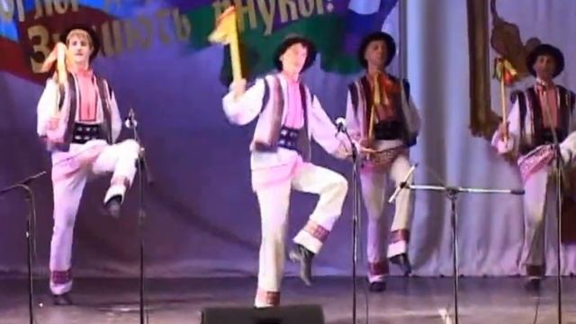 Видео Березнянка танцевальный коллектив Казачки-казачки! смотреть онлайн