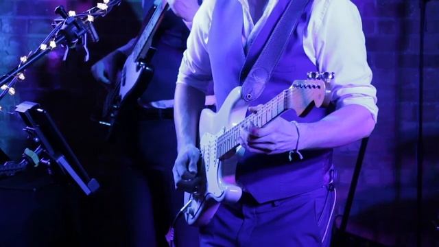 The Groovy Cats - Ain't No Sunshine смотреть онлайн