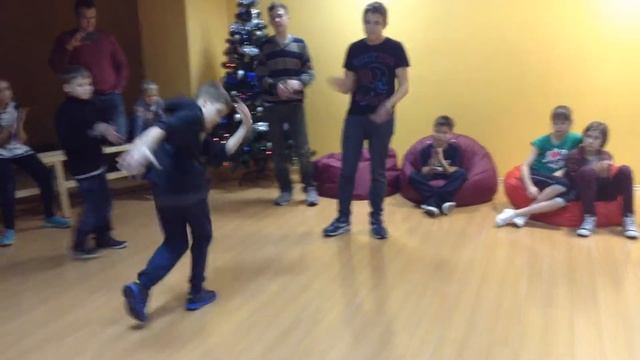 Melior Christmas Battle - Алферов Иван vs Грачев Матвей vs Bboy Белый (breaking) смотреть онлайн