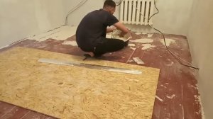 Выравнивание деревянных полов перед укладкой ламината