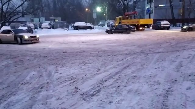 #Гаражные будни. ЗАПУСК в мороз ДВИГАТЕЛЬ OM 601 В МИНУС - 15 Mercedes 190 w201. смотреть онлайн