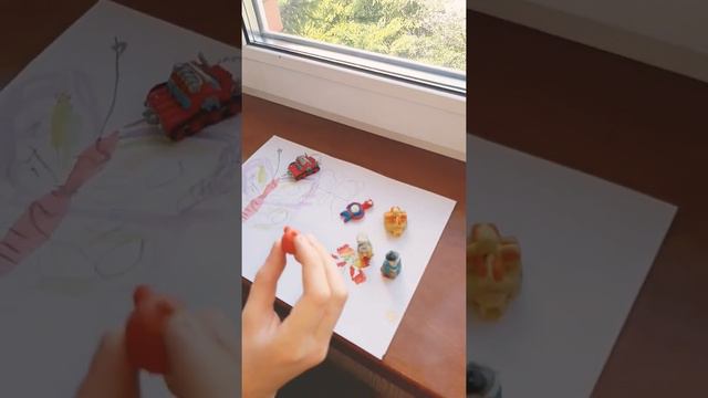 Богдан показывает 6 новых пластилиновых фигурок🏘🏠🏨🕷🏺🚗 смотреть онлайн