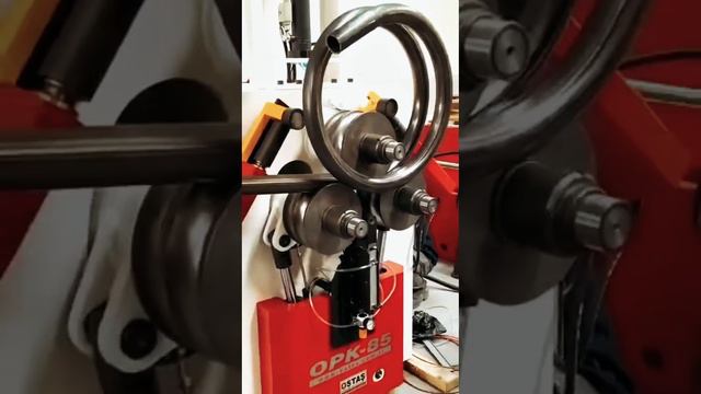 Гибка спирали на профилегибе OSTAS OPK-85 в действии смотреть онлайн