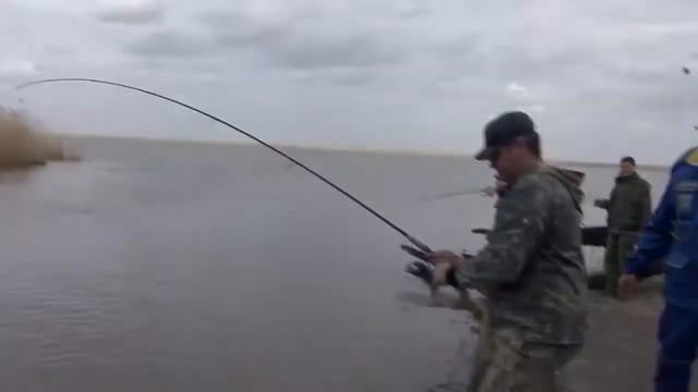 Рыбалка на сома в Казахстане р Кигач смотреть онлайн