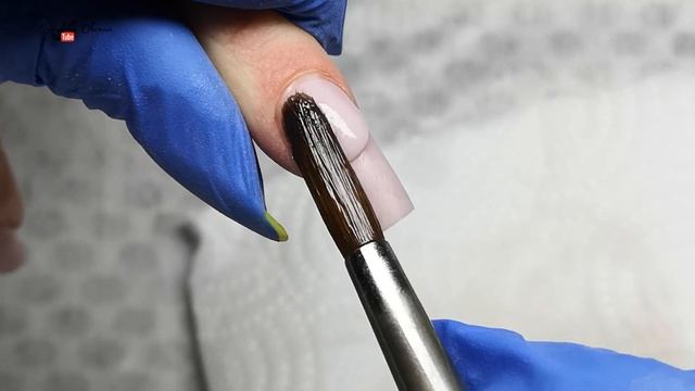 Сложный многоцветный градиент гель лаками Коррекция ногтей акрилом. Модный маникюр на клюющих ногтя смотреть онлайн