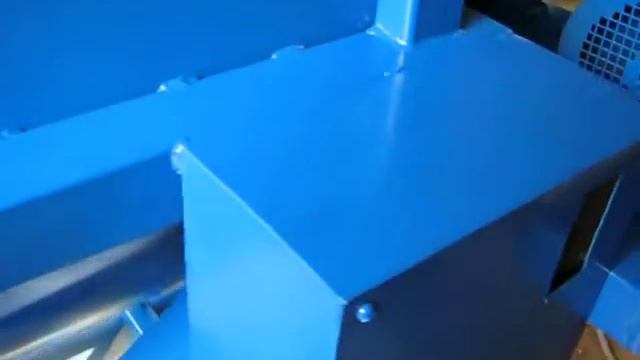 Кормосмеситель сухих кормов в сборе со шнеком (ч.1) смотреть онлайн